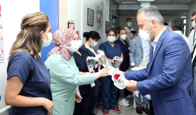 Huzurevi ve hastanede bayram