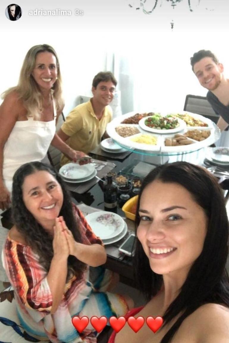 Oyuncu Hilal Altınbilek ve Metin Hara aşk yaşıyor! Adriana Lima detayı...