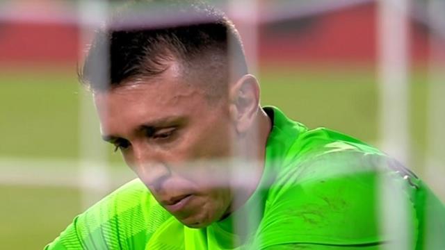 Muslera Gözyaşlarına Boğuldu!