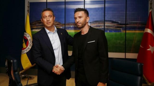 Sağ beke transfer yapamayan ve Gökhan'la yolları ayıran Fenerbahçe, kaptan Ozan Tufan'a sarıldı