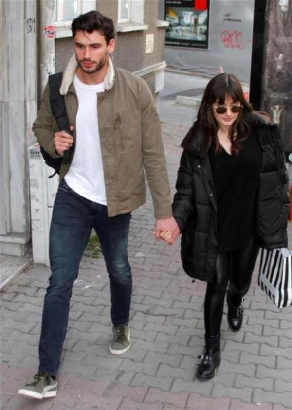 Yılmaz Kunt'un Başka Bir Kadına Attığı Mesajlar Sonrası Gözler Evlilik Kararı Aldığı Sevda Erginci'ye Çevirildi!