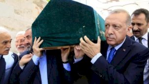 3 yıl önce hayatını kaybeden Prof. Dr. Eyice'nin kızlarından büyük vefasızlık! Paha biçilmez tablo ve eşyaları antikacıya sattılar