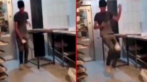 Bu görüntülere Mide Dayanmaz! Fırın Çalışanı, Ekmek Hamuru ile Top Oynadı