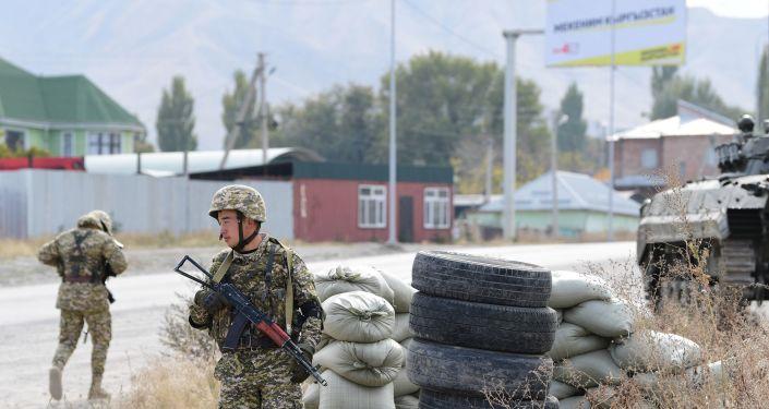 Tacikistan sınırında Kırgız sınır güvenlik görevlisi vuruldu