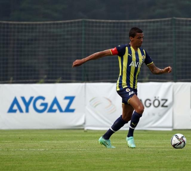 Vitor Pereira pazubandı kime takacağına karar veremiyor! Fenerbahçe'de kaptanlık için 6 aday var