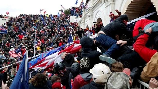 ABD'de Kongre baskınında görev yapan bir polis daha intihar etti