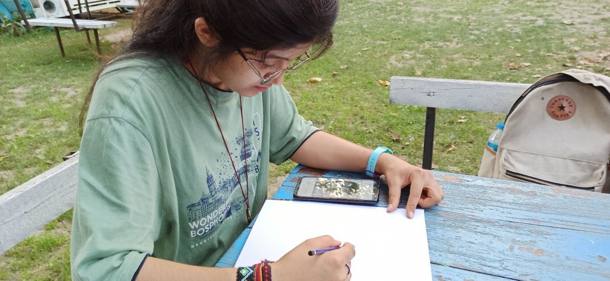 Afganistan’dan kaçan Nazila, resim çizerek hayata tutunuyor