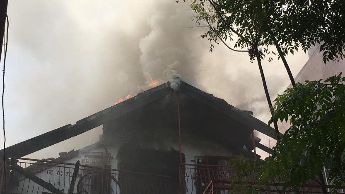 Aydın'da kullanılmayan bir binada yangın çıktı