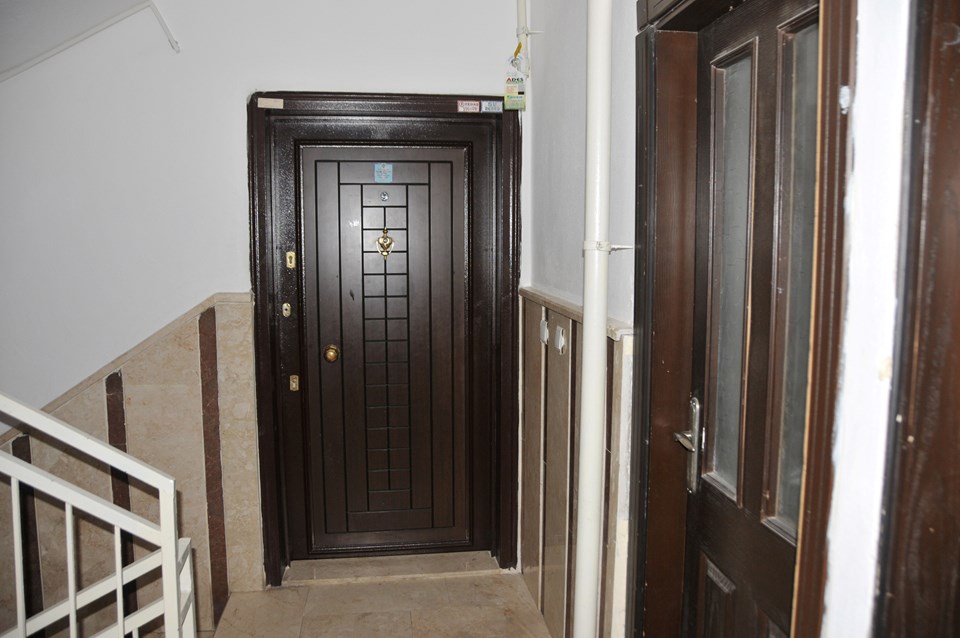 Azra Gülendam Haytaoğlu'nun katilinin komşuları konuştu: 3 gün boyunca kötü bir koku vardı