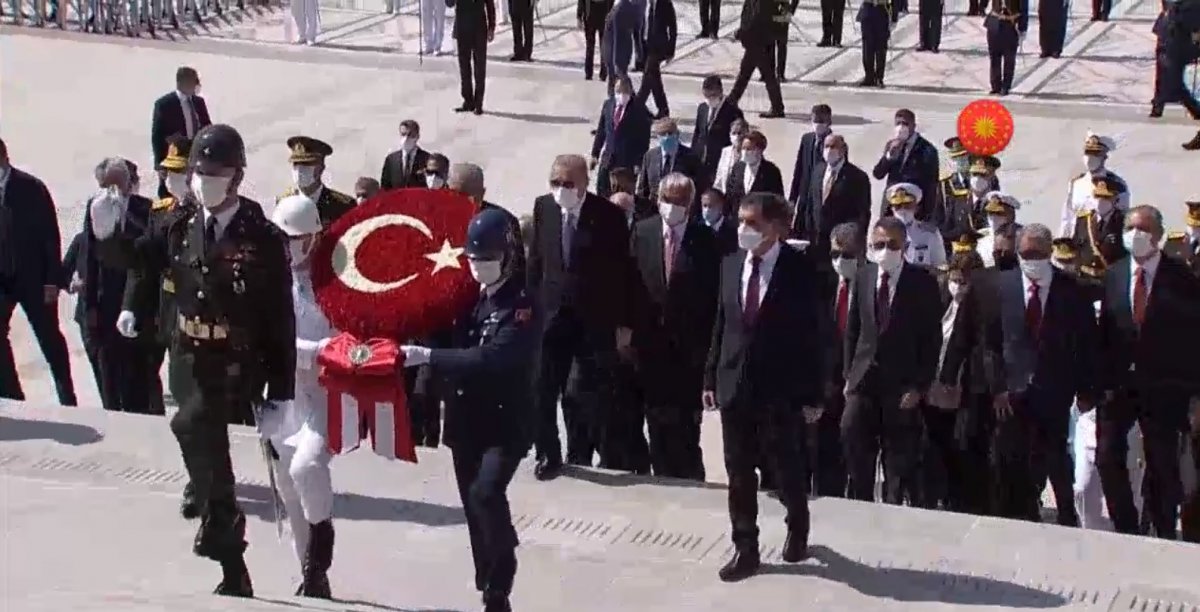 Cumhurbaşkanı Erdoğan ve devlet erkanı Anıtkabir'de