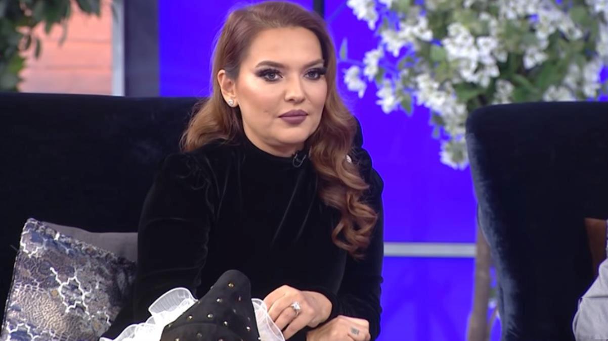 Ünlü şarkıcı Demet Akalın isyan etti