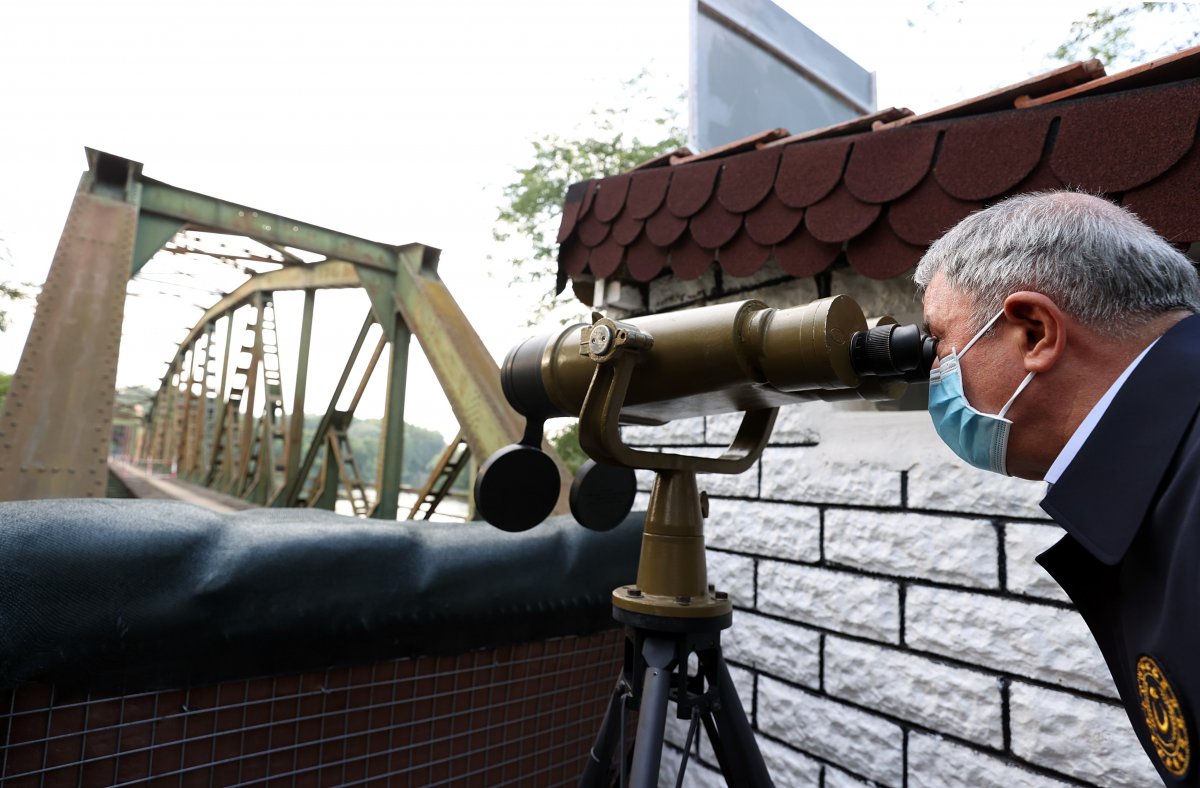 Hulusi Akar, TSK komuta kademesi ile birlikte Yunanistan sınırında