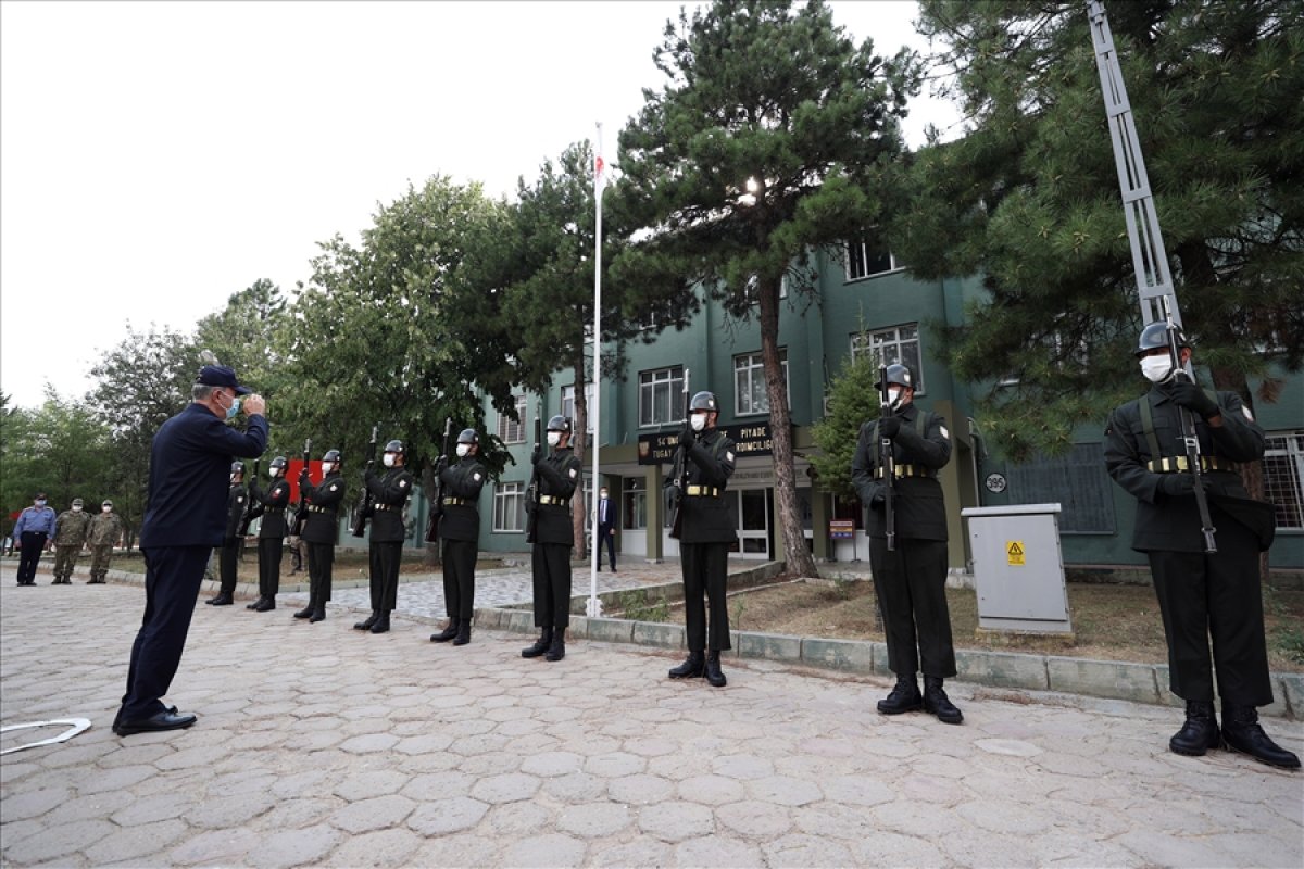 Hulusi Akar, TSK komuta kademesi ile birlikte Yunanistan sınırında