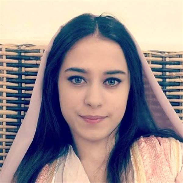 Muhteşem Yüzyıl dizisinde rol alan Fatma Büşra Ayaydın tesettüre girdi