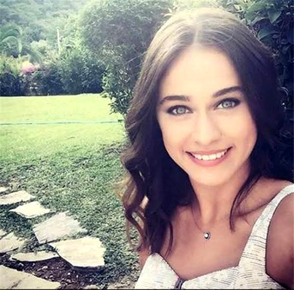 Muhteşem Yüzyıl dizisinde rol alan Fatma Büşra Ayaydın tesettüre girdi