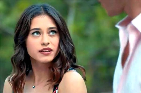 Muhteşem Yüzyıl dizisinde rol alan Fatma Büşra Ayaydın tesettüre girdi