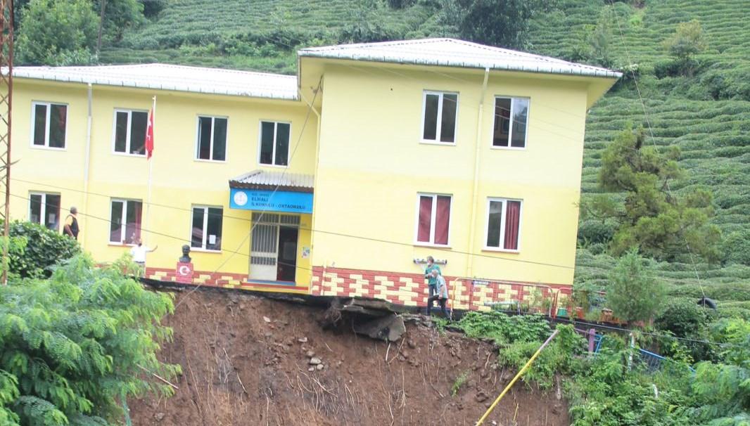Rize'deki heyelanda bahçesi hasar gören okul, eğitime açılacak