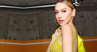 Seksi sanatçı Hadise sosyal medyayı salladı