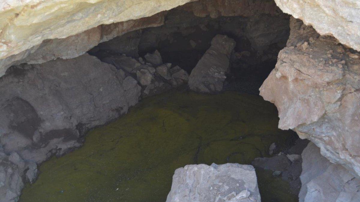 Sivas&#039;taki gizemli mağara da kuraklıktan etkilendi: Suyu çekildi