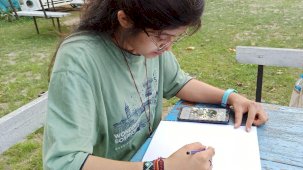 Afganistan’dan kaçan Nazila, resim çizerek hayata tutunuyor