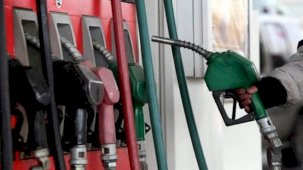 Akaryakıt istasyonları vatandaşı şimdi de tabela hileleriyle kandırmaya başladı