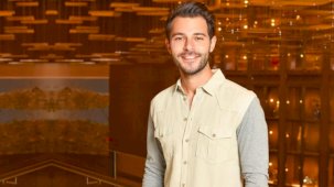 Aşk hayatıyla gündemden düşmeyen Hakan Sabancı, bu sefer de model Elif Aksu ile görüntülendi