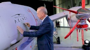 Bloomberg Akıncı TİHA'yı öve öve bitiremedi: Türkiye askeri kapasitesini yerli drone'larla inşa ediyor