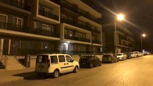 Ev arkadaşını öldürüp yaşamına son verdi