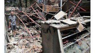 Manavgat Irmağı yanındaki işletmelerin birçoğu yangında hasar gördü