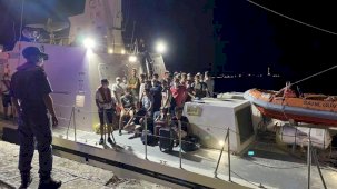 Sahil Güvenlik Komutanlığı 7 günde 8 bin kişiyi yangın bölgelerinden tahliye etti