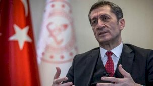 Milli Eğitim Bakanı olarak görev yapan Ziya Selçuk istifa etti