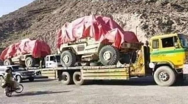 Taliban, ABD'den kalan silahları satılmak üzere Pakistan'a nakletmeye başladı