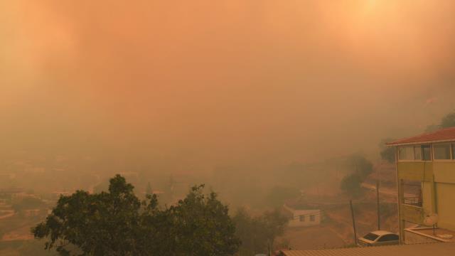 Yangınlar kontrol altına alındı derken Alevler yeniden yükselmeye başladı