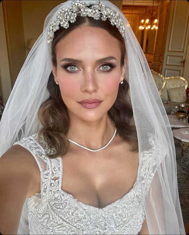 3 sene önce nikah masasına oturan Fatoş Kabasakal ve Erkan Kayhan düğün yaptı