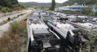 50 otobüs çürümeye terk edildi! Muhalefet Kadir Topbaş'ı suçladı, iktidar kanadı sessizliğini koruyor