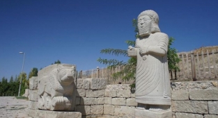 Arslantepe'de bulunan 5 bin 621 yıllık mühür baskılarının izi sürülüyor