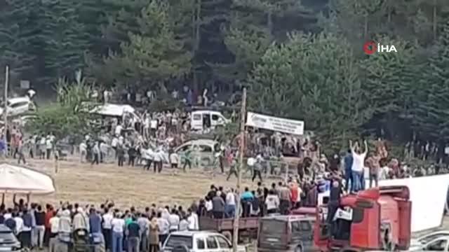 Boğalar seyircilerin arasına daldı kalabalık alkış tuttu