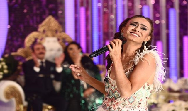 Bülent Ersoy canlı yayında mikrofonu açık unutunca olanlar oldu