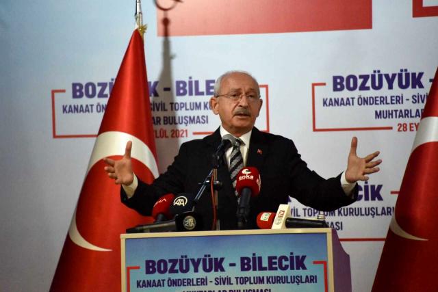 CHP lideri Kılıçdaroğlu kanaat önderleri, muhtarlar ve STK temsilcileriyle buluştu