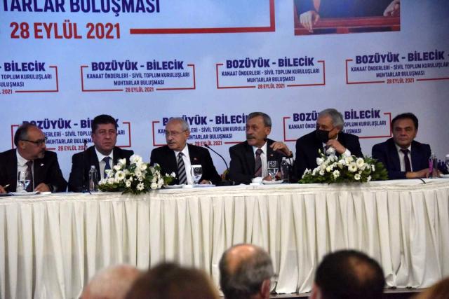 CHP lideri Kılıçdaroğlu kanaat önderleri, muhtarlar ve STK temsilcileriyle buluştu