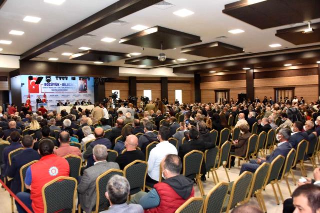 CHP lideri Kılıçdaroğlu kanaat önderleri, muhtarlar ve STK temsilcileriyle buluştu