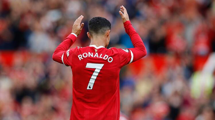 Ronaldo'nun dönüşü muhteşem oldu Portekizli yıldıza pankartlı protesto yapıldı