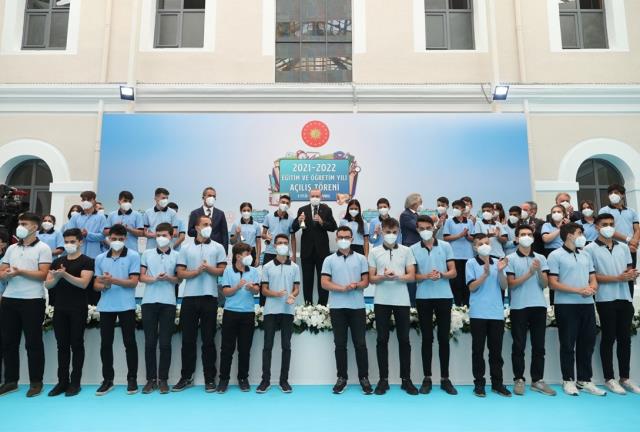 Cumhurbaşkanı Erdoğan'dan dikkat çeken aşı mesajı: Asla zorlayıcılığa başvurmak istemiyoruz ancak imkanını değerlendirmek şarttır