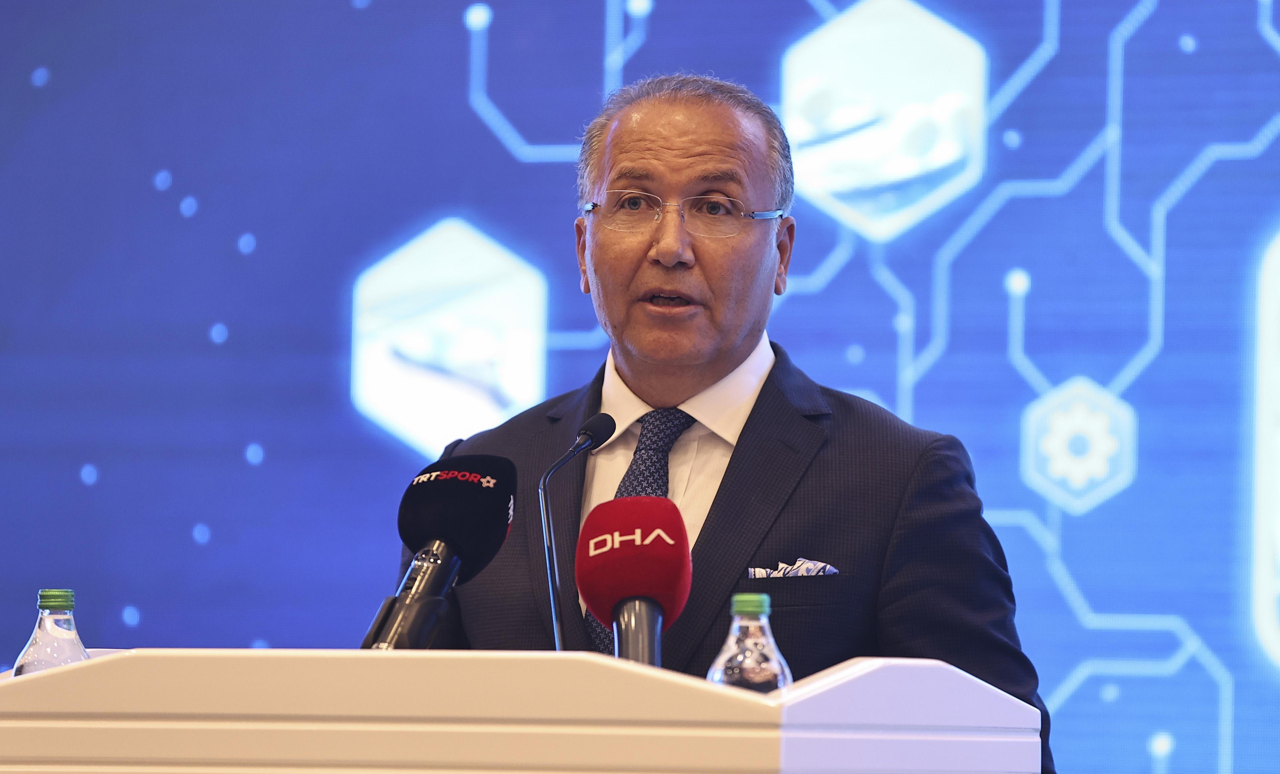 Gençler gönül verdikleri tenisin Türkiye’de gelişmesi için rapor hazırladı