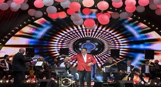 İbrahim Tatlıses hayranlarıyla Kuruçeşme Açıkhava'da yeniden bir araya geldi