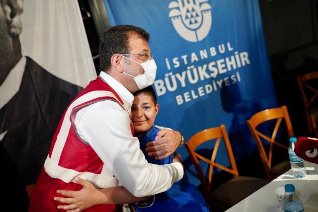 İmamoğlu,  balıkçı esnafının heyecanına ortak oldu