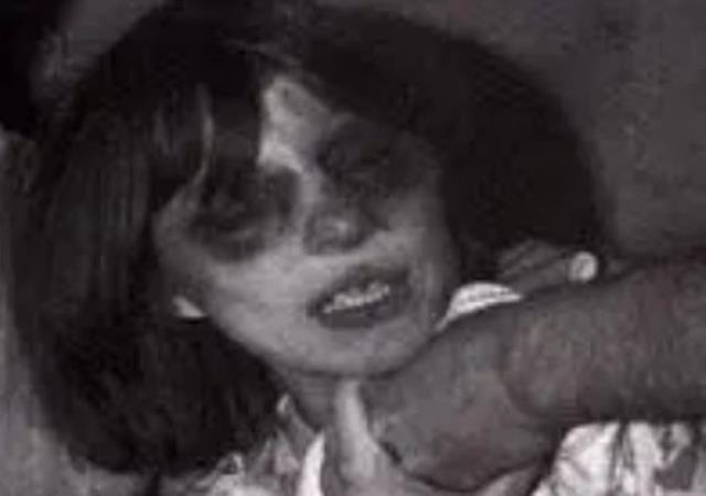 İşte dünyayı ayağa kaldıran fotoğraflar! İçine şeytan kaçtığı söylenen kız çok net görüntülenmiş