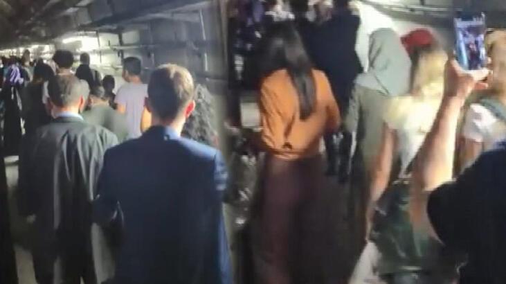 Marmaray&#039;da Tren Arızası! Yolcular Raylarda Yürümek Zorunda Kaldı!
