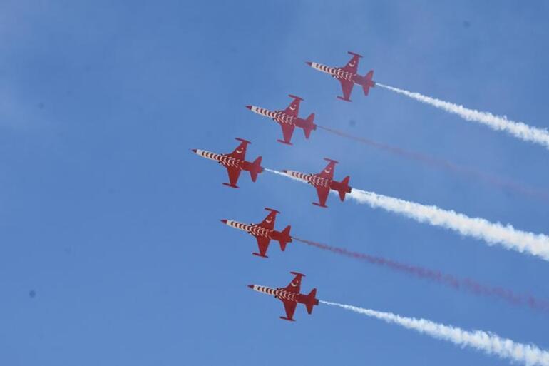 Nefes kesen anlar! Finali Türk Yıldızları yaptı