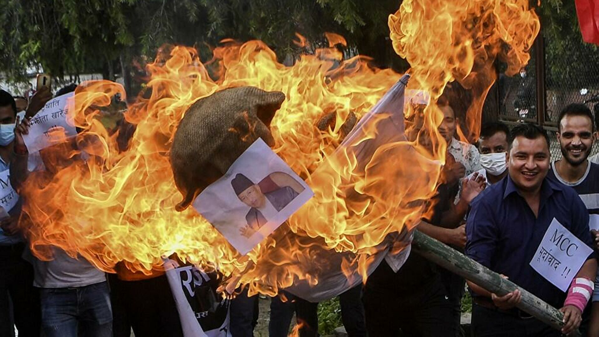 Nepal’de hükümet karşıtları polisle çatıştı